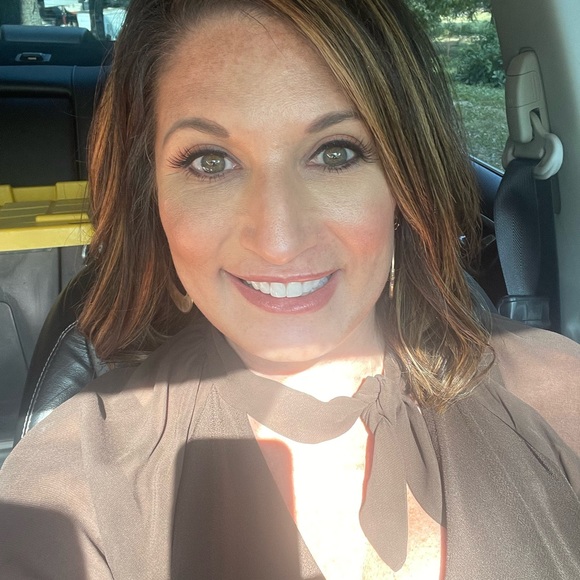 Meet your Posher, April - Picture 6 of 16